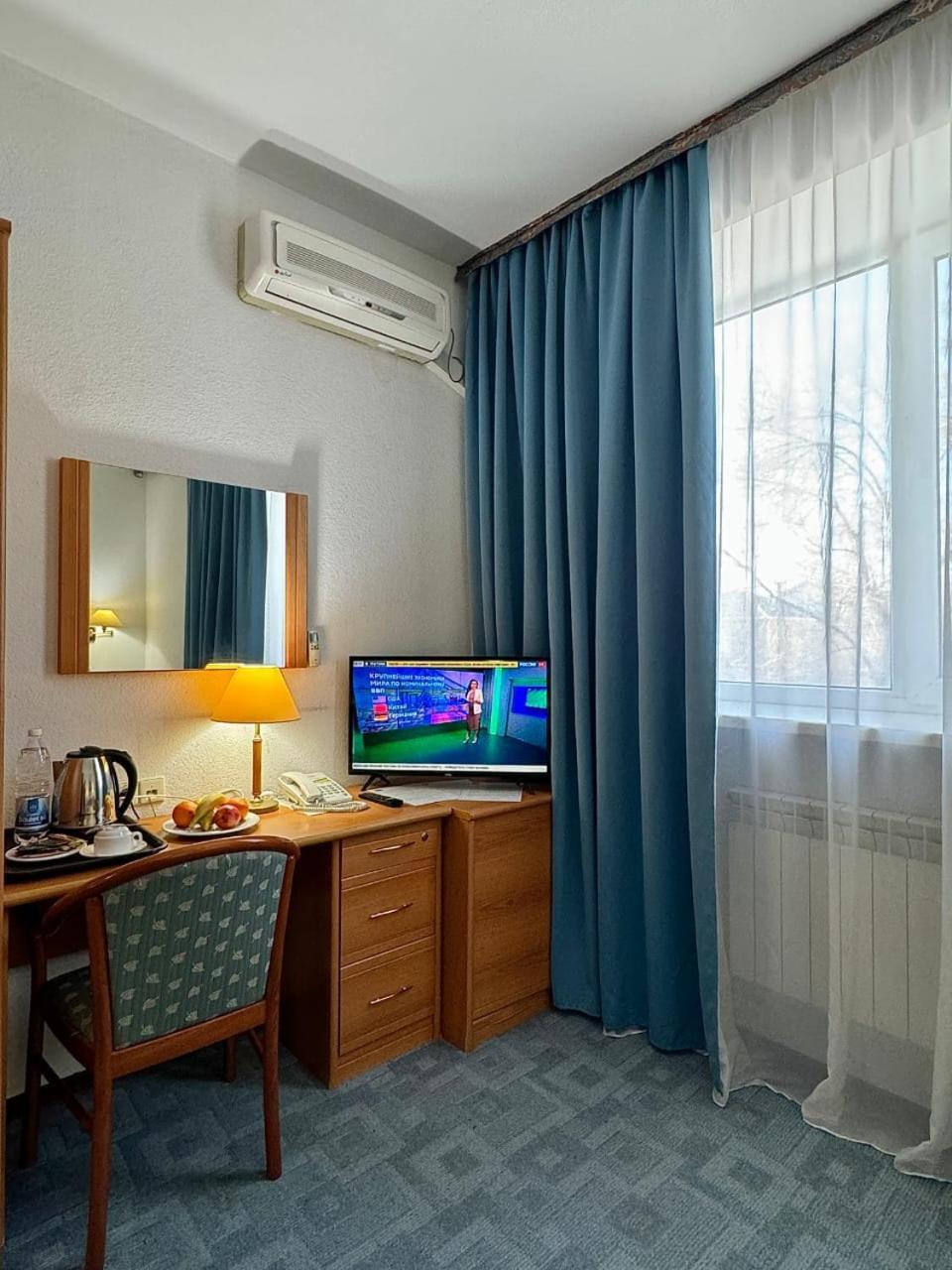 Green Hotel Atyraū Extérieur photo