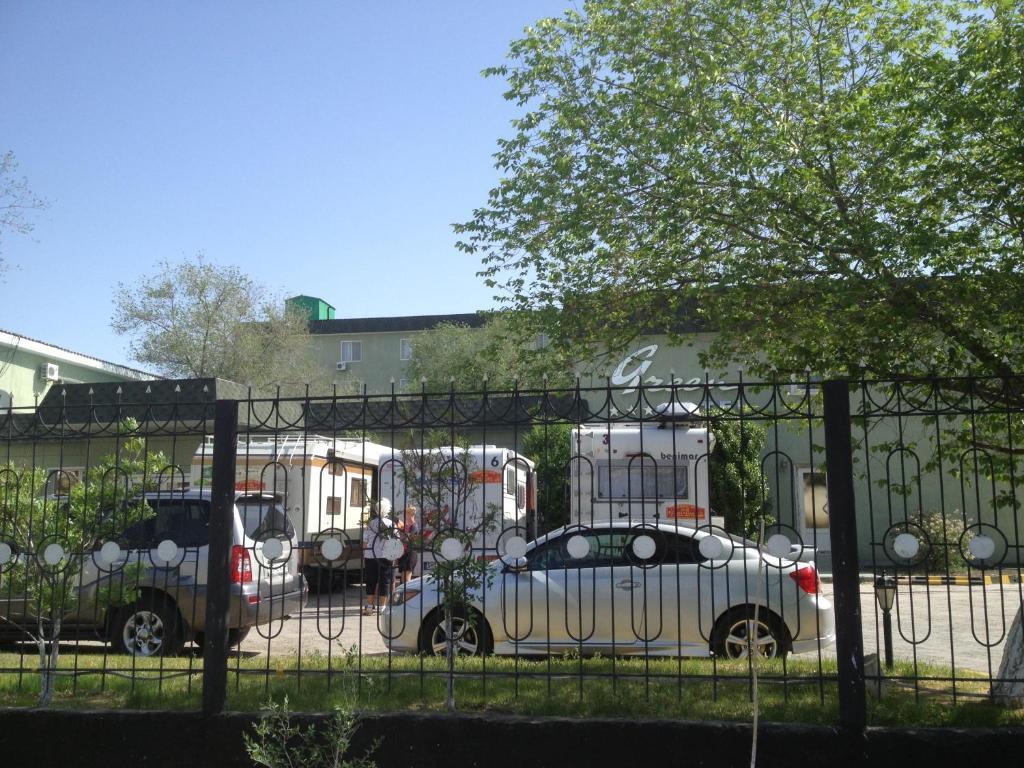 Green Hotel Atyraū Extérieur photo